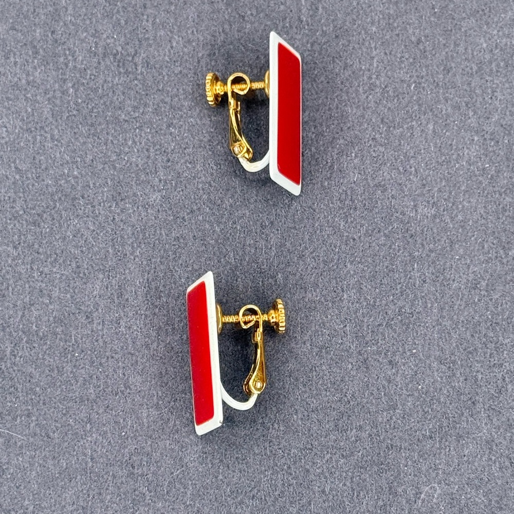 Vintage Napier Red & White Enamel Rectangle Earrings 60s Mod Screw-Back Clip-On - Picture 3 of 7